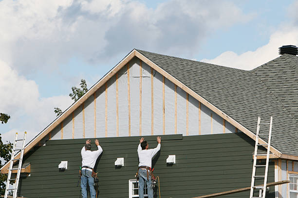Professional Siding technician working in Loyalhanna, PA